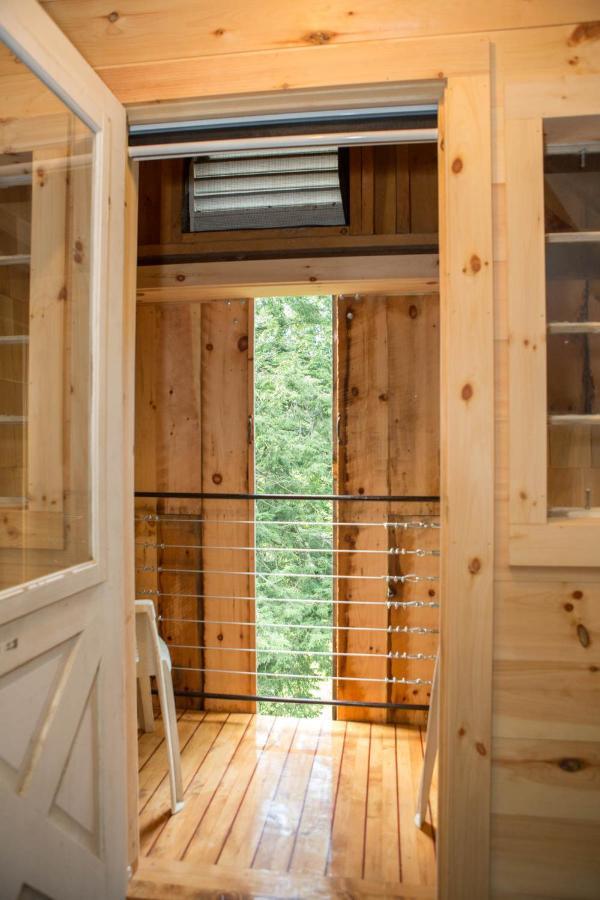 Riverhouse 3*