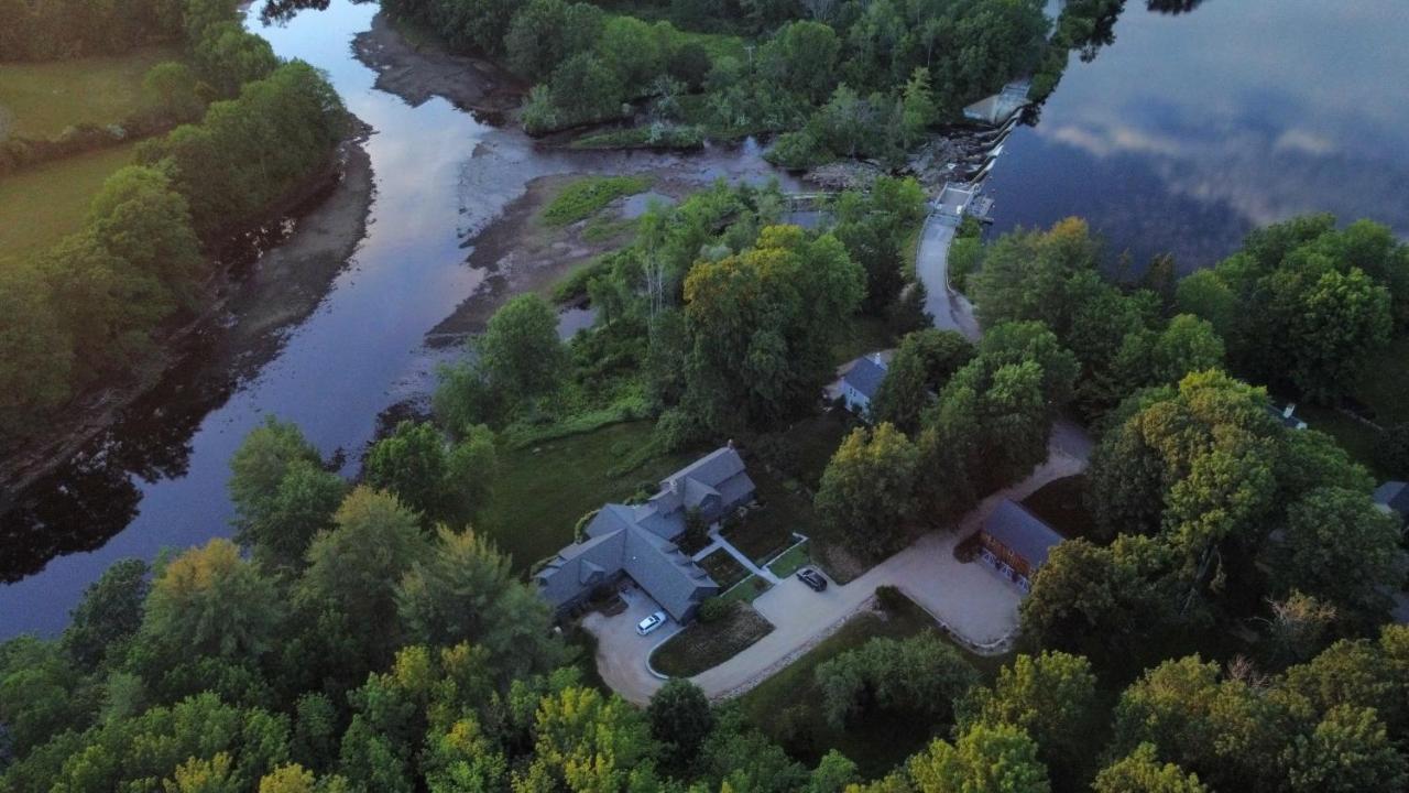 Alojamento de Acomodação e Pequeno-almoço Riverhouse 3*